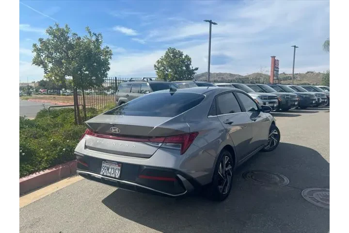 $18995 : Hyundai ELANTRA 2024 SEL 4dr image 7