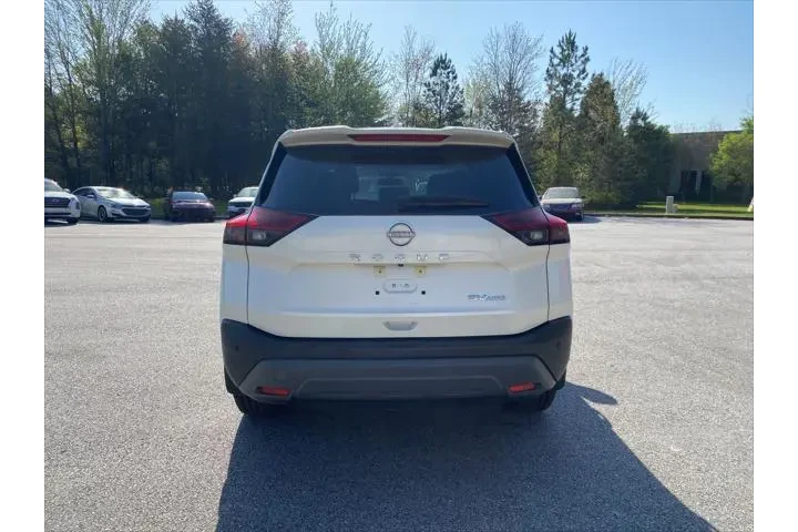 $23620 : Nissan Rogue 2023 AWD SV 4dr image 4