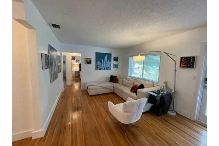 $2050 : North Miami / Central image 2