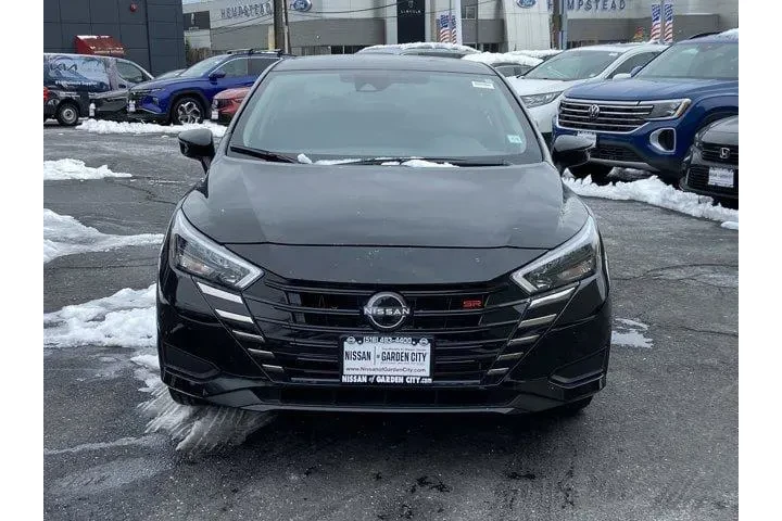 $17626 : Nissan Versa 2025 SR 4dr Sed image 2