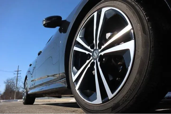 $18999 : Nissan Sentra 2023 SR 4dr Se image 10