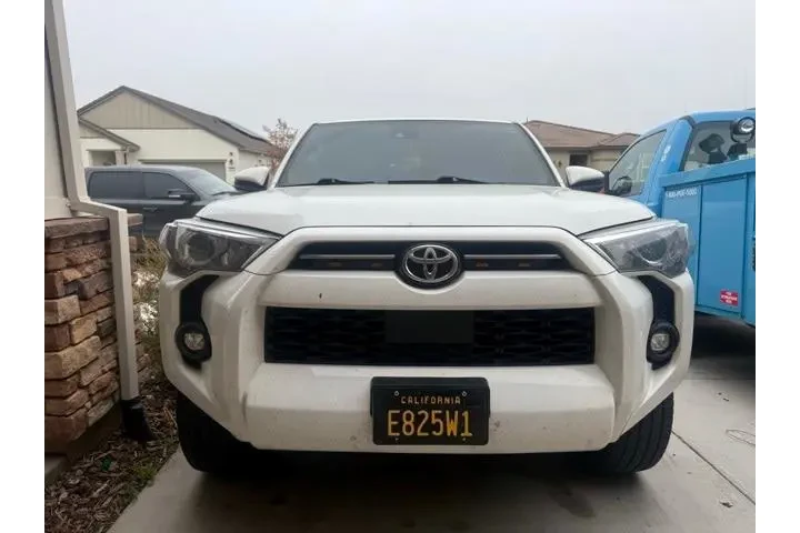 $29988 : Toyota 4Runner 2021 4x2 SR5 image 1