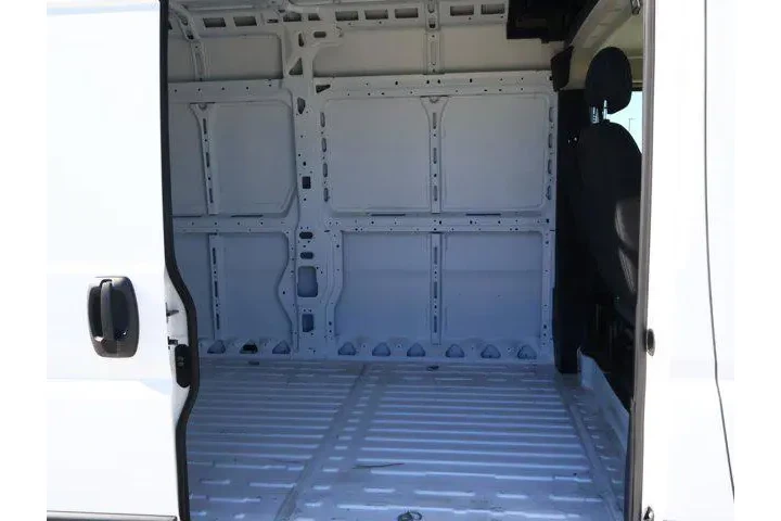$39988 : Ram ProMaster 2024 Tradesman image 9