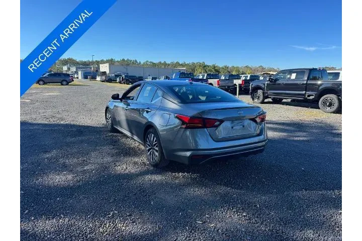 $19585 : Nissan Altima 2024 2.5 SV 4d image 3