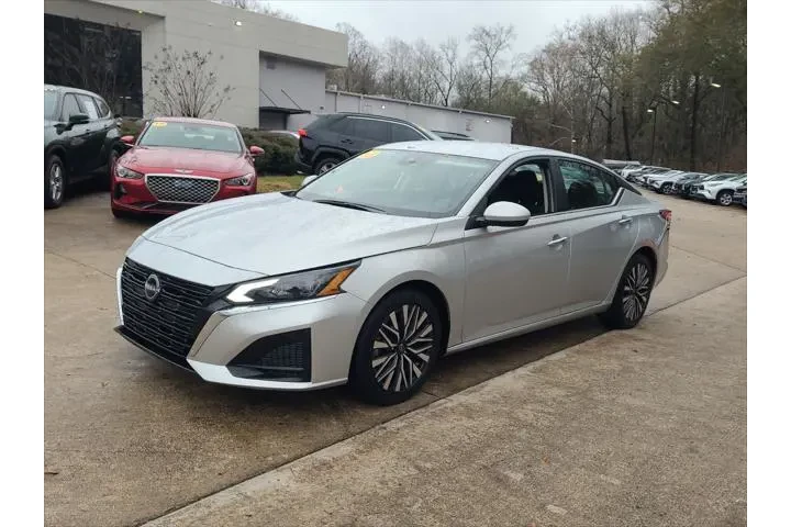 $19997 : Nissan Altima 2023 2.5 SV 4d image 1