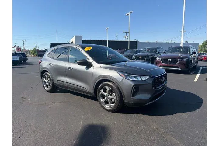 $28980 : Ford Escape 2025 ST-Line 4dr image 2