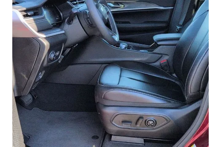 $37277 : Jeep Grand Cherokee 2024 4x4 image 10