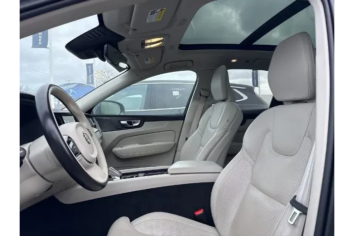 $31704 : Volvo XC60 2022 AWD B5 Inscr image 7