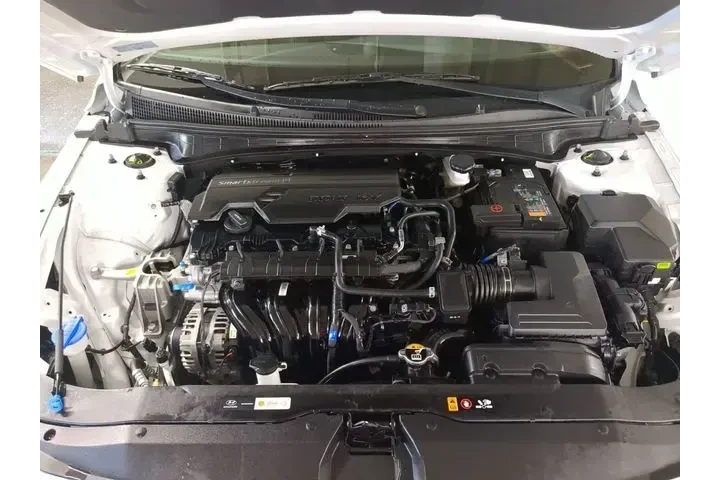 $21000 : Hyundai ELANTRA 2025 SEL Spo image 3