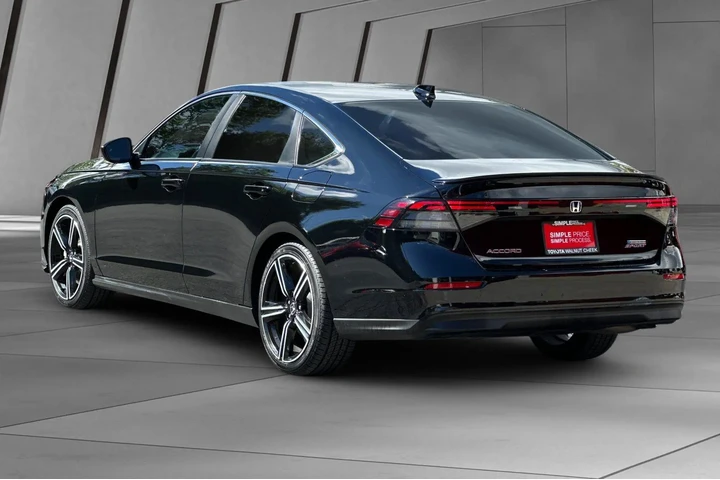 $30000 : Honda Accord Hybrid 2025 Spo image 10
