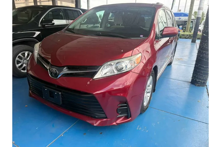 $2000 : Sienna LE Mnivan image 2
