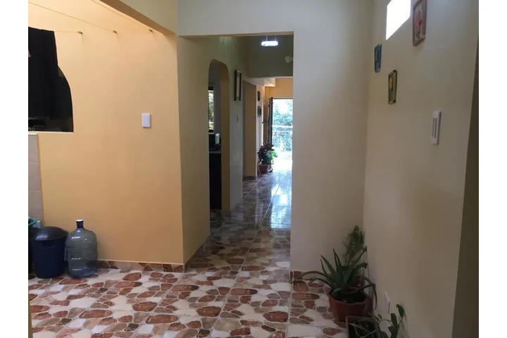 $1000000 : Amplia Casa para la renta image 10