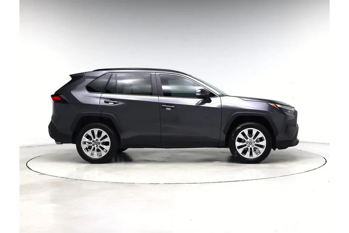 $26998 : Toyota RAV4 2023 XLE Premium image 7