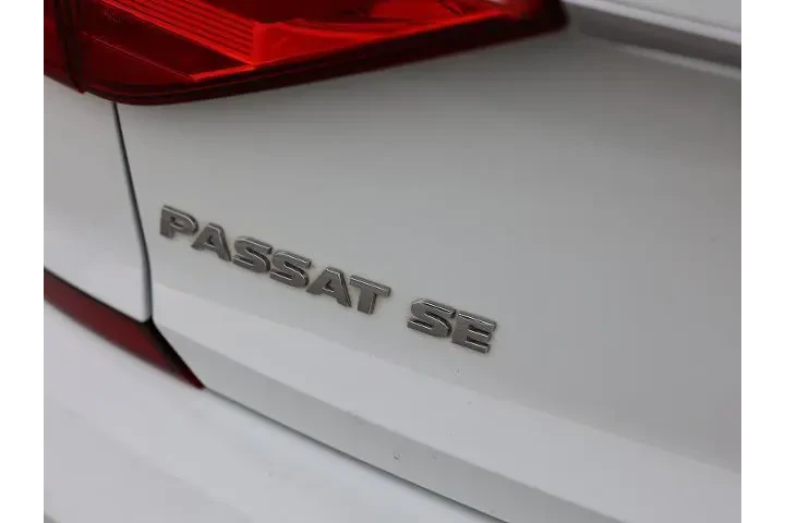 $8997 : Volkswagen Passat 2016 1.8T image 9