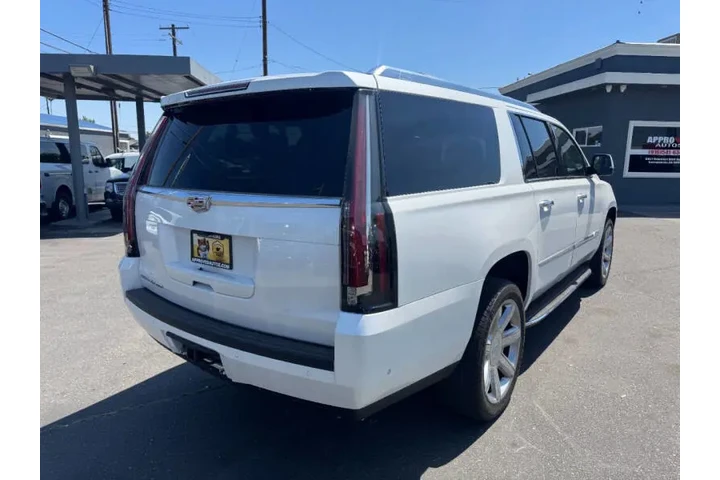 $27998 : 2019 Escalade ESV Luxury image 6