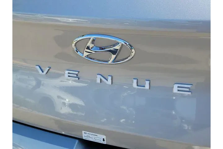 $19859 : Hyundai VENUE 2026 SE 4dr Cr image 9