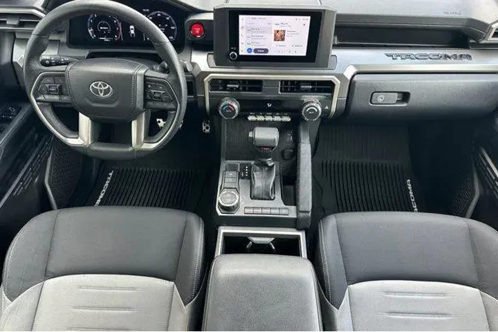 $38700 : Toyota Tacoma 2024 4x2 TRD S image 6