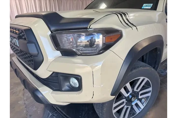 $24995 : Toyota Tacoma 2018 4x4 TRD P image 9