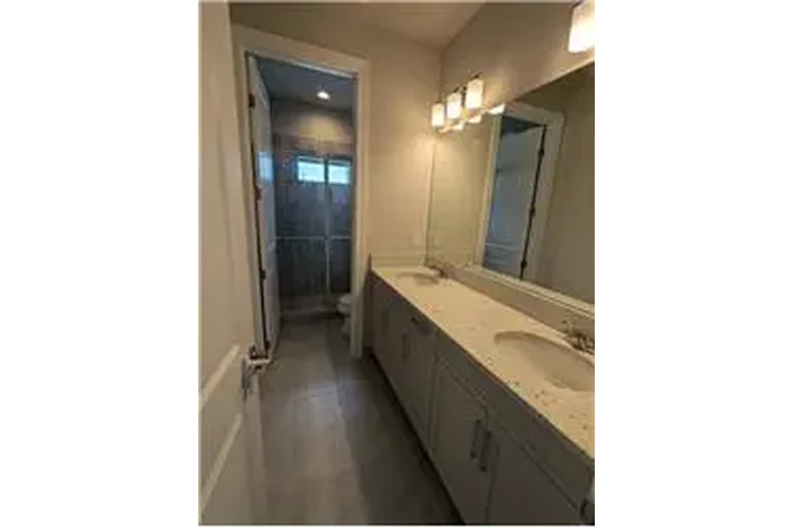 $6200 : Rental property with 5 bedro image 9