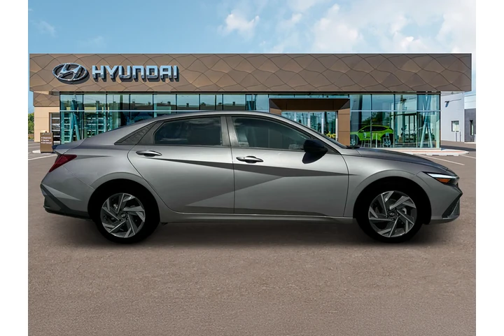 $23990 : Hyundai ELANTRA Hybrid 2025 image 9