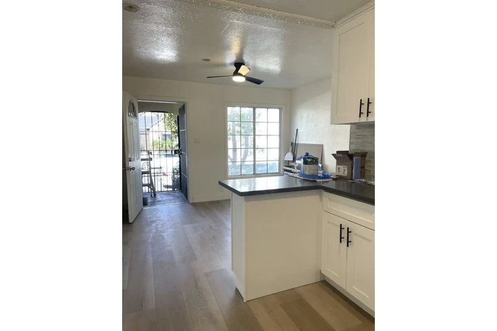 $1550 : 1 Bed 1 Bath Apartment Lynwood image 5