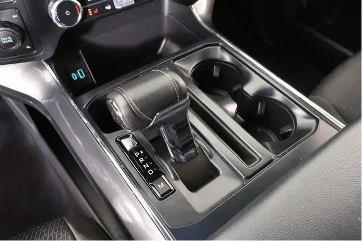 $32682 : Ford F-150 2023 4x4 XLT 4dr image 9