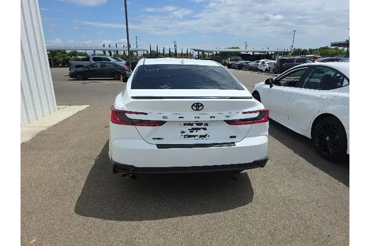 $32900 : Toyota Camry 2025 SE 4dr Sed image 5