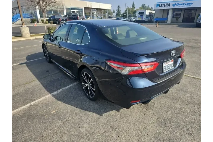 $18000 : Toyota Camry 2018 SE 4dr Sed image 6