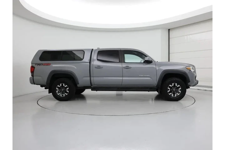 $31998 : Toyota Tacoma 2018 4x4 TRD O image 7