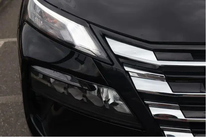 $23523 : Nissan Rogue 2025 AWD SV 4dr image 10