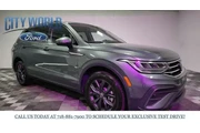 $23998 : Volkswagen Tiguan 2024 SE 4d thumbnail