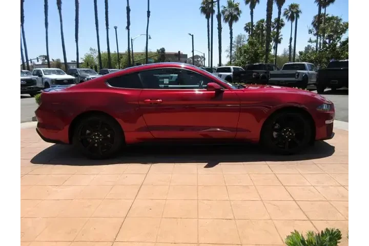 $23499 : Ford Mustang 2020 EcoBoost 2 image 5
