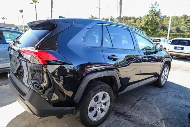 $27495 : Toyota RAV4 2025 AWD LE 4dr image 5