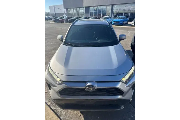 $29995 : Toyota RAV4 Hybrid 2022 AWD image 9