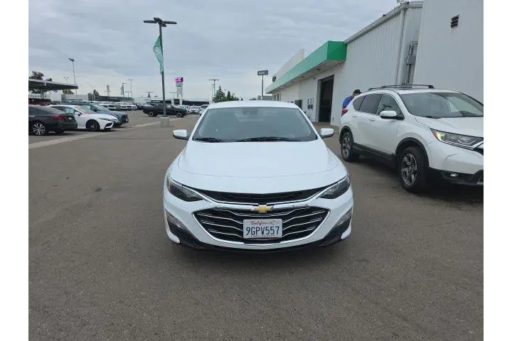 $14900 : Chevrolet Malibu 2023 LT 4dr image 2