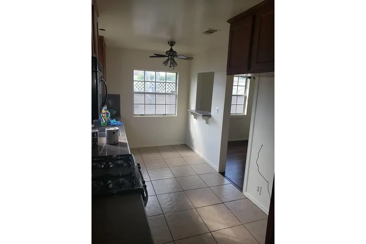 $1500 : Downey Renta Available!! image 6