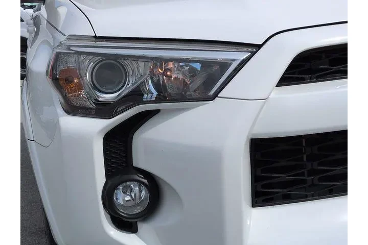 $28522 : Toyota 4Runner 2017 4x4 SR5 image 9