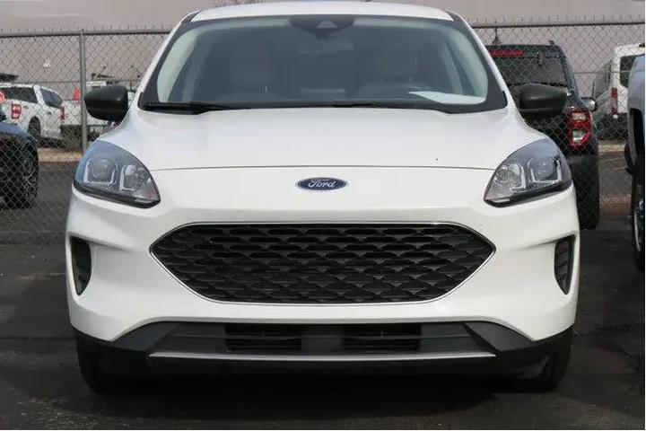 $16143 : Ford Escape 2022 SE 4dr SUV image 3