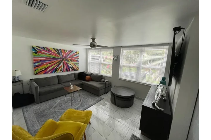 $2050 : North Miami / Central image 6