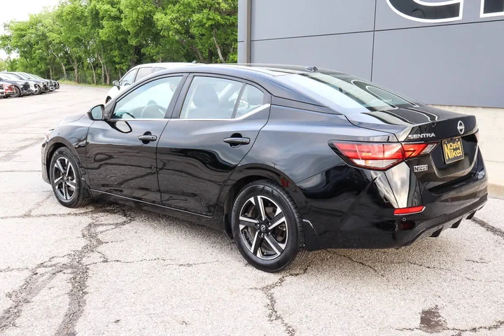$18488 : 2024 Sentra SV CVT image 6