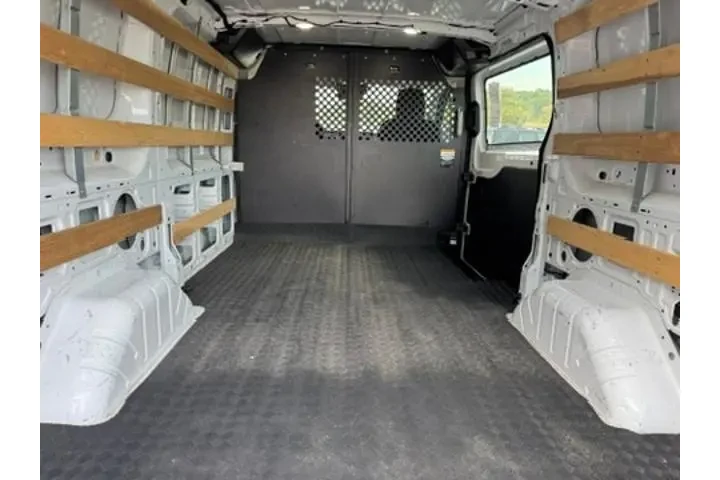 $33988 : Ford Transit 2023 250 3dr SW image 6