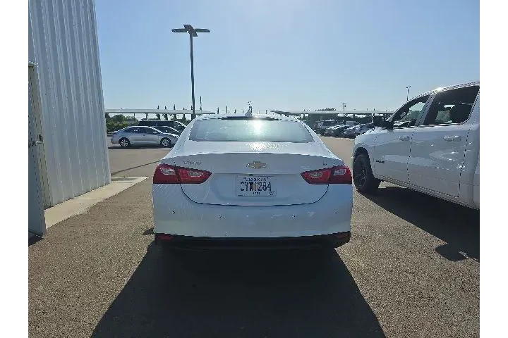 $19775 : Chevrolet Malibu 2024 LT 4dr image 5