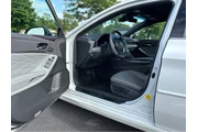 $31398 : Gold Certified2019 Avalon Hyb thumbnail