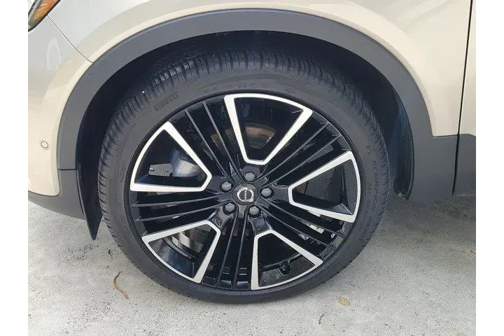 $35988 : Volvo XC40 2024 AWD B5 Ultim image 5