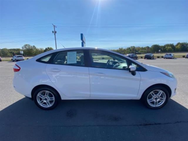 2019 Fiesta image 4