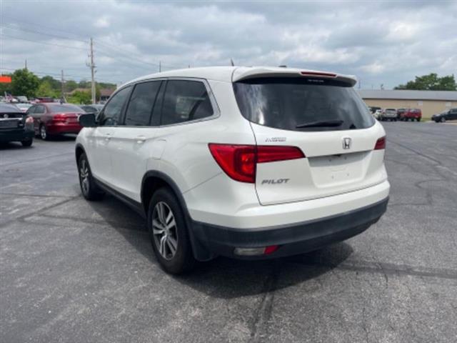 2018 Pilot image 6