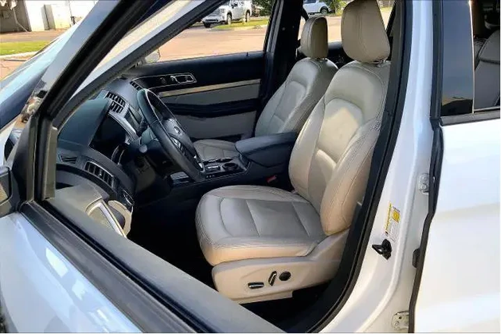 $8892 : Ford Explorer 2018 XLT 4dr S image 7