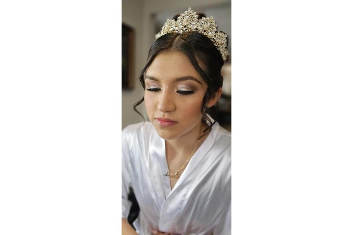 MAQUILLAJE Y PEINADO image 4