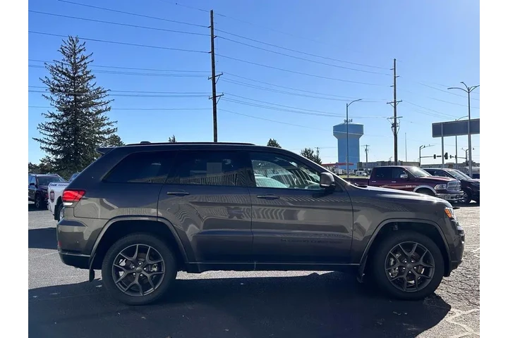 $21538 : Jeep Grand Cherokee 2021 4x4 image 6