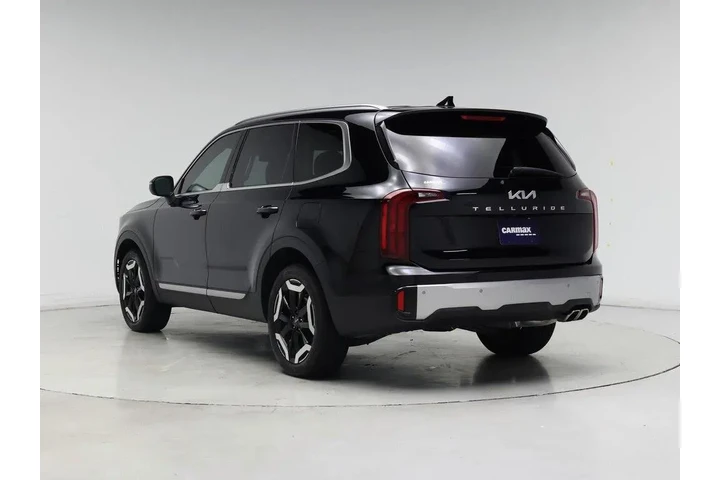 $36998 : Kia Telluride 2024 S 4dr SUV image 2